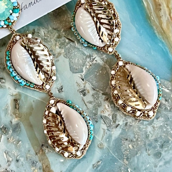 NWT Deepa Gurnani Beaded Crystal Seashell Chandeliers - Picture 9 of 16